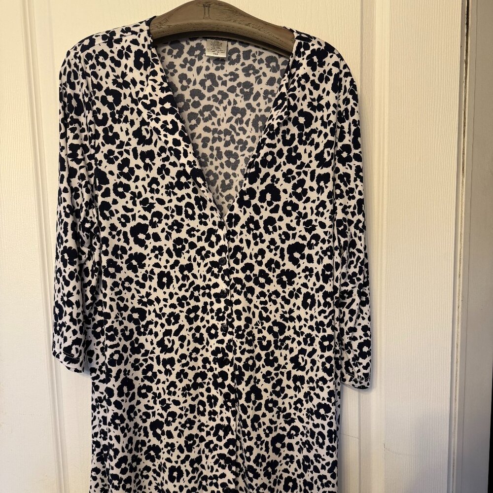 Black and White V Neck Top